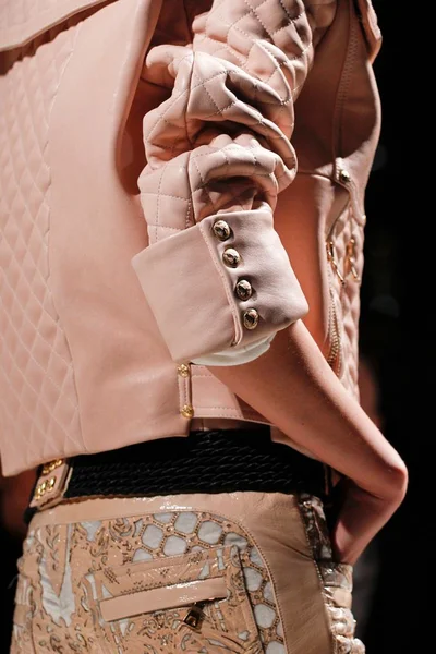 Look 48